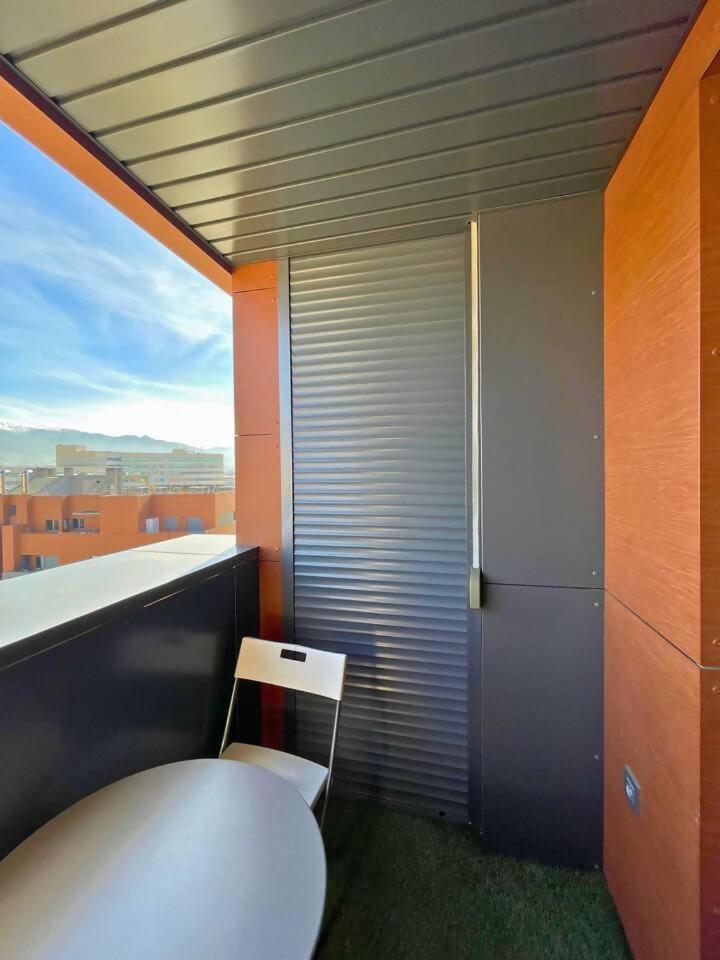Home4U Apartamento Con Cochera Granada Exterior photo